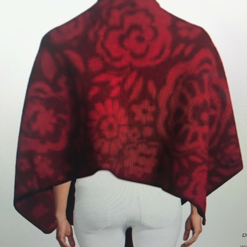 Burberry Plum Wool/Cashmere Floral Poncho/Cape new never worn new